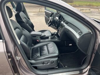 Škoda Superb Combi 2.0 TDi , DSG6 - 14