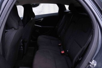 Volvo V40 T2 1.6L Momentum - 14