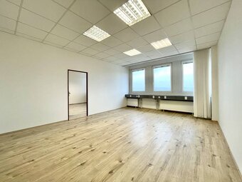 PRIESTORY, NA PRENÁJOM, CENTRUM TRENČÍN, ul. Jilemnického. - 14