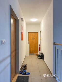 RADO | 4i byt s terasou a parkovaním v tichej časti Rovinky  - 14