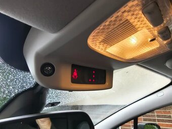 Peugeot 3008  1,6 HDi , Panorama,  koženná výbava. - 14