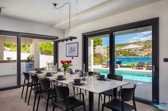 ☀Ciovo/Trogir(HR) - luxusná, moderná vila, s vyhrievaným baz - 14