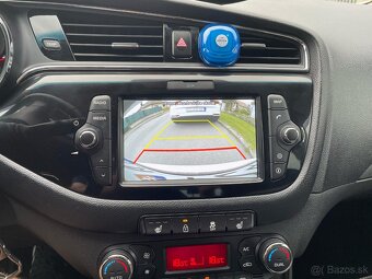 Kia Ceed SW - 1.6 GDi, 93500km, Spoľahlivá bez investícii - 14