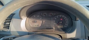 Volkswagen Polo 1.4 benzín - 14