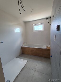 NA PREDAJ 3x NOVOSTAVBA LEVICE- ČASŤ MALÝ KIAR - 14