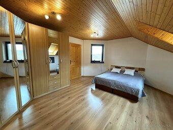 NA PREDAJ PRIESTRANNÝ RODINNÝ DOM - CHRENOVEC - 14
