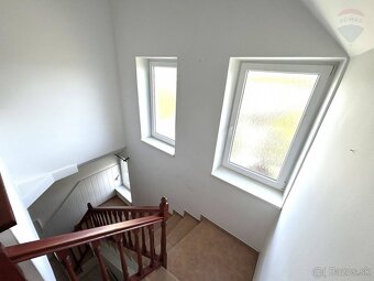 Na predaj: Priestranný rodinný dom s dvoma bytovými jednotka - 14