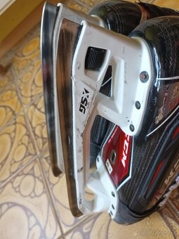 Brankárske korčule CCM Jetspeed FT2, 8,5 D, (užší provedení) - 14