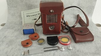 Starý fotoaparat Flexaret s příslušenstvím - 14