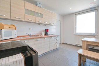 Na predaj komerčná budova, 172 m2, pozemok 411 m2, Lehnice - 14