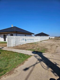 Na predaj 4 izbová moderná novostavba len 15 km od Komárna - 14