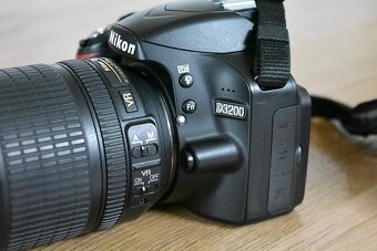 Nikon d3200 + objektiv nikkor 18 - 105 AF-s - 14
