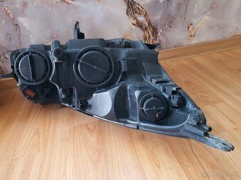 Predné svetlá Opel insignia - 14