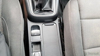 VW Sharan 2.0TDi CR 103kW Comfortline 7miest - 14