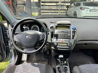 Kia Cee'd SW 1.6 2009  93kw - 14