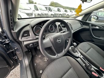Opel Astra Sport Tourer - 14