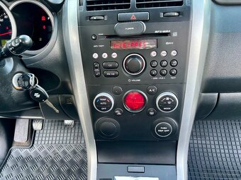 Suzuki Grand Vitara 1.6 VX 4WD COMFORT Benzín - 14