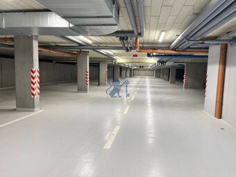 Prenájom kancelárskych / obchodných priestorov s terasou - R - 14