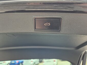 Škoda Octavia Combi RS FL 135 kW 4x4  7°automat - 14
