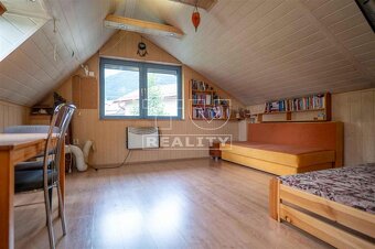 Rezervované: Atypický rodinný dom s prístavbou – bývanie... - 14