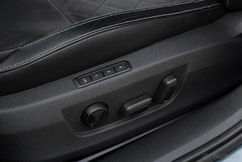 Škoda Superb III Sportline 2.0TDI /Webasto/Panorama/DCC - 14