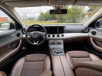 Mercedes-Benz E220d Sedan - 14