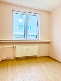 Na predaj luxusný a priestranný 4 izbový byt - Banská Bystri - 14