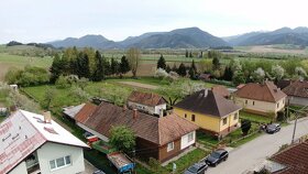 NA PREDAJ RODINNÝ DOM STOŠICE, OBROVSKÝ POZEMOK 1738M2 - 14