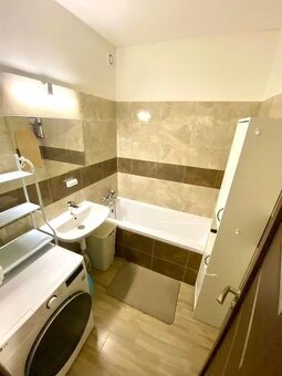 Novostavba 2izb. byt prerobený na 2,5izb. +kryté park.miesto - 14