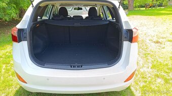 Hyundai i30 CW 1.6i CRDi, výbava: Family - 14