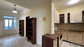 NA PREDAJ: 4-izbový tehlový dom na 787 m² pozemku – Ivanka p - 14