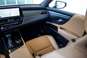 Lexus ES300h - 14