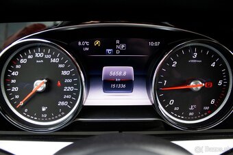 Mercedes-Benz E trieda Sedan 220 d 4MATIC A/T - 14