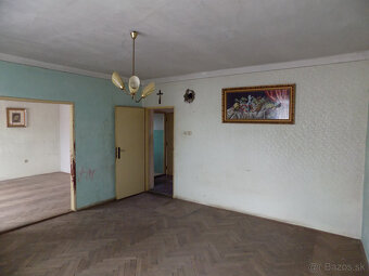 Na predaj  2 izb. dom v Nových Zámkoch- záhrada 569m2 . - 14