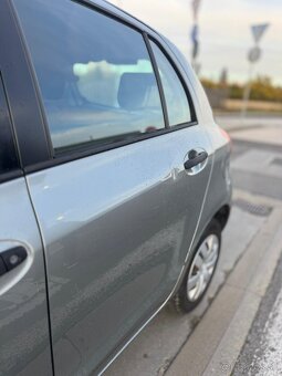 Toyota Yaris 1.0 VVTI, 51 kW – 2. majiteľ, len 163 583 km, n - 14