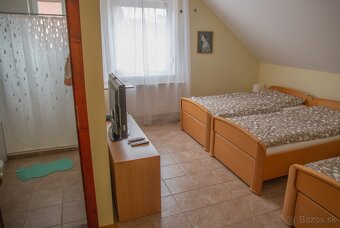 Penzión s tenisovým kurtom, squashovou halou a saunou - 14