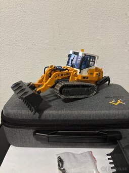 RC pásový nakladač LR636 - 14