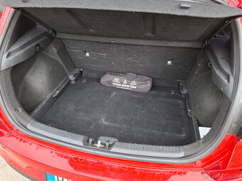 HYUNDAI i30 1,6 CRDi r.v. 2018 - 14