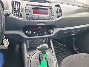 KIA SPORTAGE 2.0 CRDI 4x4 100 kw A/T automat - 14