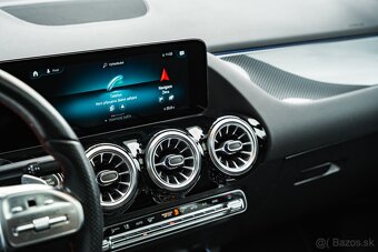 Mercedes-Benz GLA 250 4Matic AMG Line / SK - vozidlo - 14