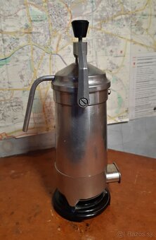 Funkční retro tlakový kávovar z 60. let - 14