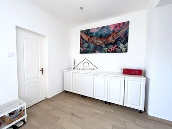 Kompletne zrekonštruovaný a zariadený 3-izbový rodinný dom n - 14