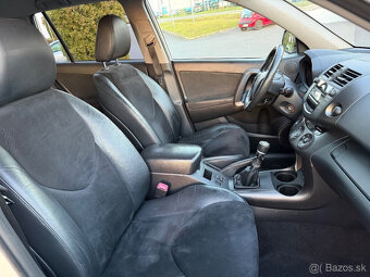 Toyota RAV4 SUV/Off-road 110kw Manuál - 14