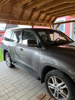 TOYOTA LAND CRUISER 200 - 14