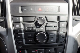 Opel Astra 1.6 ECOTEC 85kW Enjoy M5 03/2012 - 14