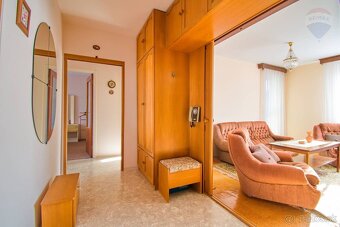 Na predaj 3 izbový byt, 65 m2, lodžia, čiastočná obnova, Nem - 14