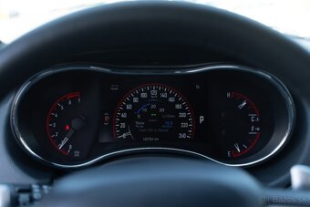 Dodge Durango 5.7 V8 HEMI 4x4 R/T 7 MIEST, ťažné 3,2 tony - 14