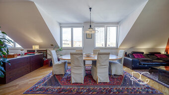 Pôsobivý staromestský byt s veľkou terasou s krásnym výhľado - 14