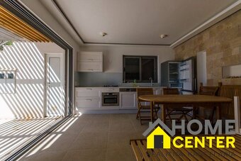 NA PREDAJ šarmantný dom / 72 m² /s výhľadom na more na ostro - 14