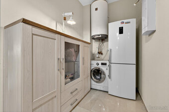 Na predaj 3-izbový byt so záhradkou a vlastným parkovacím mi - 14